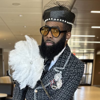 kippyvuitton tweet media