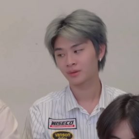 ใครมันเปิดเพลงขี้หึงอีกแล้วอะ ดังมาถึงนี่