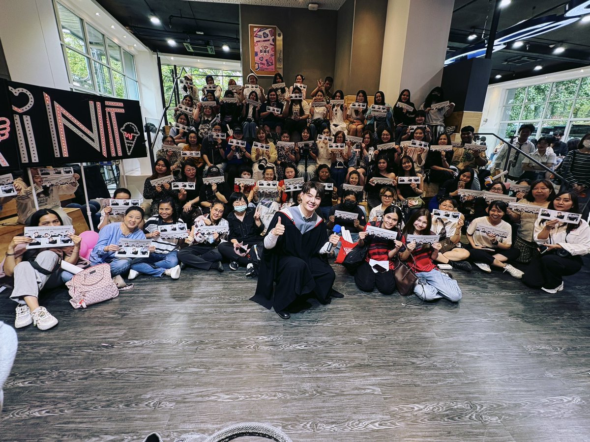 Saint_sup's tweet image. ขอบคุณจากหัวใจจริงๆ นะคับ 🎓💖 

SAINT MASTER GRADUATION
#เซ้นต์จบปริญญาโทแล้วครับ 
#Saint_sup #MingEr