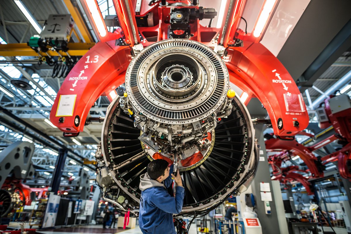 CFM_engines's tweet photo. ✨ #ThursdayPicture ✨
Engineering can be powerful.
Engineering can be efficient.
And sometimes… engineering is simply beautiful.
From the iconic CFM56 to the state-of-the-art LEAP engine, these images capture more than advanced materials and mechanics, they showcase decades of innovation, precision, and passion that continue to shape the future of aviation.
Each curve, blade, and component reflects our relentless commitment to performance, sustainability, and technological excellence.
📸 Which photo do you prefer?
Share your comments!
