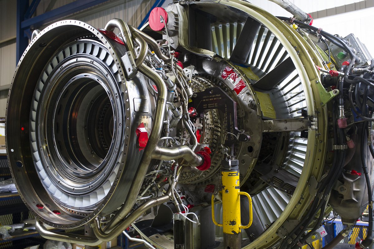 CFM_engines's tweet photo. ✨ #ThursdayPicture ✨
Engineering can be powerful.
Engineering can be efficient.
And sometimes… engineering is simply beautiful.
From the iconic CFM56 to the state-of-the-art LEAP engine, these images capture more than advanced materials and mechanics, they showcase decades of innovation, precision, and passion that continue to shape the future of aviation.
Each curve, blade, and component reflects our relentless commitment to performance, sustainability, and technological excellence.
📸 Which photo do you prefer?
Share your comments!