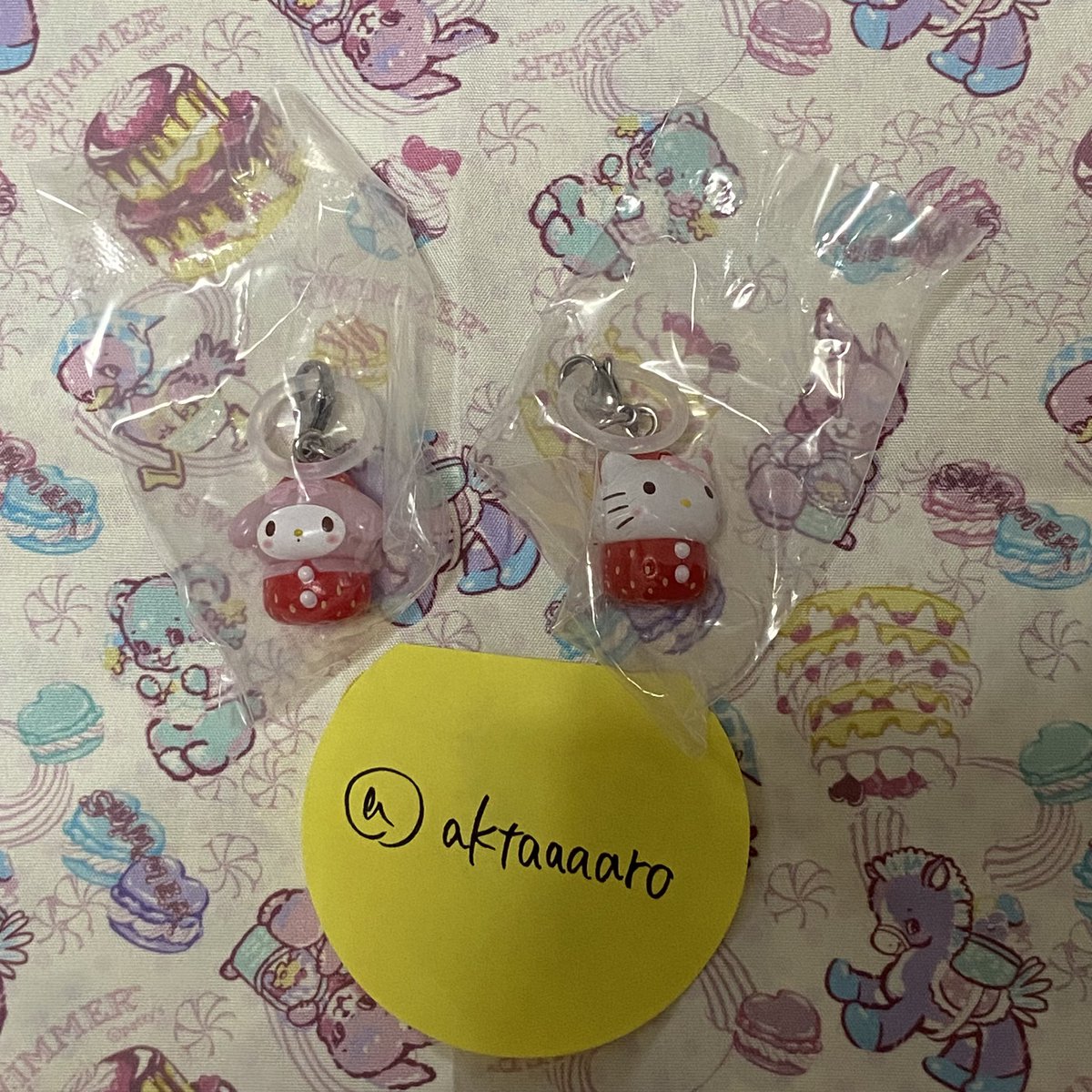 aktaaaaro's tweet photo. 【交換】サンリオ　ガチャガチャ　
めじるしアクセサリー　いちご

譲→ハローキティ、マイメロディ

求→シナモン>ポムポムプリン

郵送交換です。お気軽にお声掛けお願いします。 https://t.co/OCFSmxU3pK