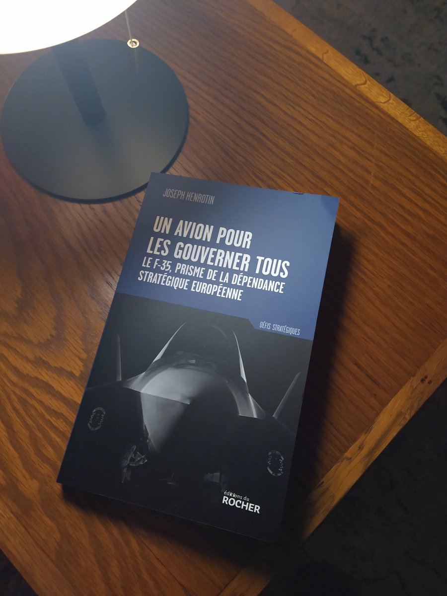 C'est toujours une joie de tenir dans ses mains le produit de son travail. Il devrait arriver en librairie vers le 10 février mais, en attendant, quelques mots sur ce projet.

L'idée ici n'est pas de produire un ouvrage à charge ou a décharge sur un sujet très polarisant.