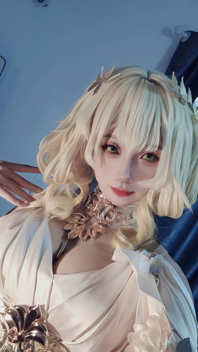 青青子 tweet media