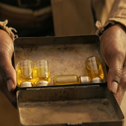 JuiceHead33's tweet image. When Moldaver gave Cooper Howard the "poison" to kill House, he responds "Is that what I think it is?" 

We've seen this vial before, what do you think it is?