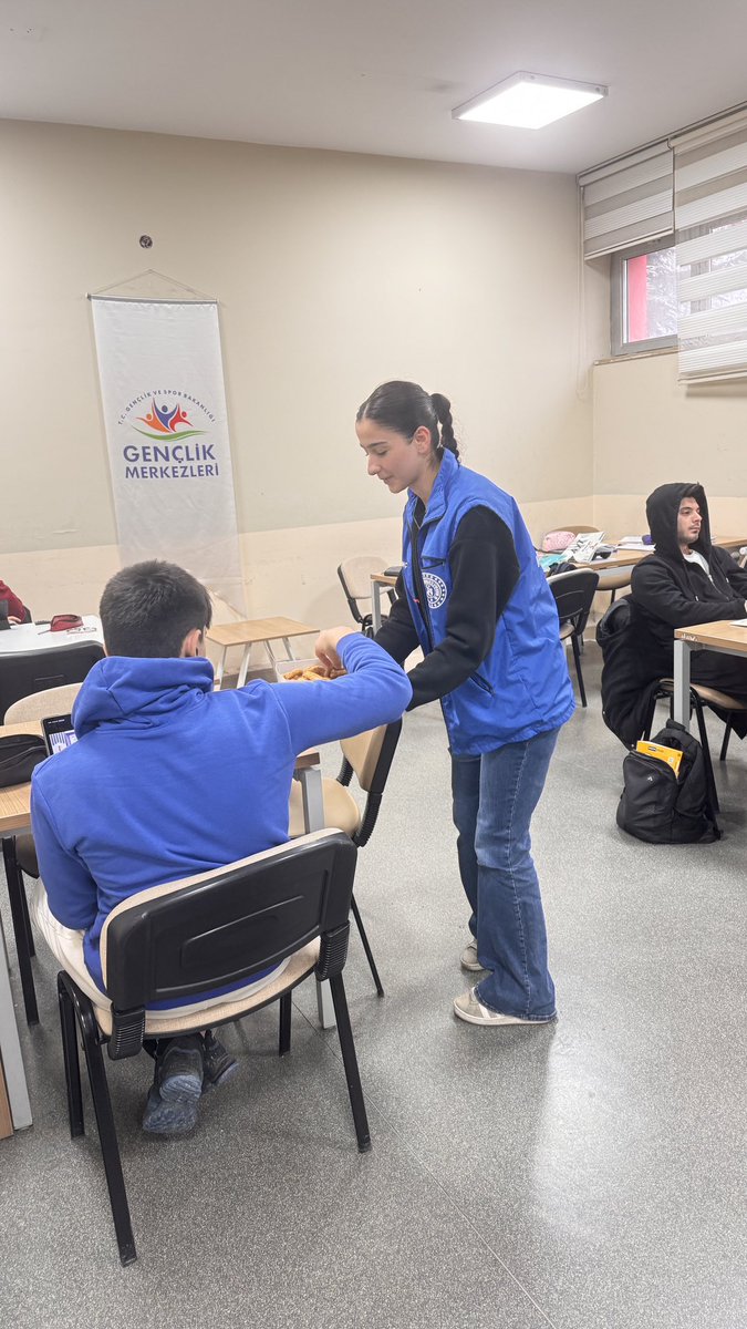 Duaların semaya yükseldiği bu mübarek gecede, Miraç Kandili’nin gönüllerimize umut ve bereket getirmesini diliyoruz. 🌙🤍
Hayırlı kandiller.

#gsbgm