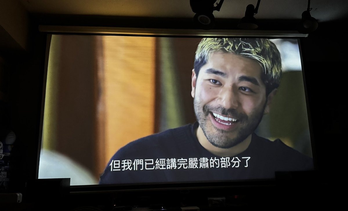 這位是菜。
那位威廉看起來就有點像花花公子。