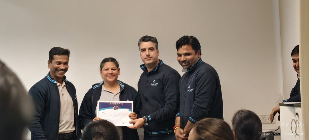 Physioactive_'s tweet photo. Our last quarterly meeting was a moment to pause and celebrate our people. 🤍

So proud of this Physio Active family and the culture we’re building.

Here’s to more growth, more impact, and many more moments like this. 🏆✨

#PhysioActive #TeamCulture https://t.co/9qJSSLq9dh