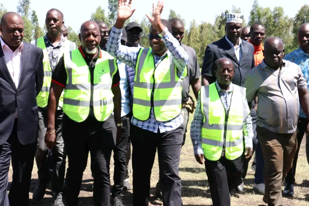 missOpenji's tweet photo. Hon. Opiyo Wandayi CS Energy and Petroleum joined Karachuonyo MP Adipo Okuome in  to drive Last Mile Connectivity, bringing electricity to households and empowering the communities with light, opportunity, and growth.
#Karachuonyo #LastMileConnectivity  #PoweringTheNewKenya https://t.co/6trkbJcLfw