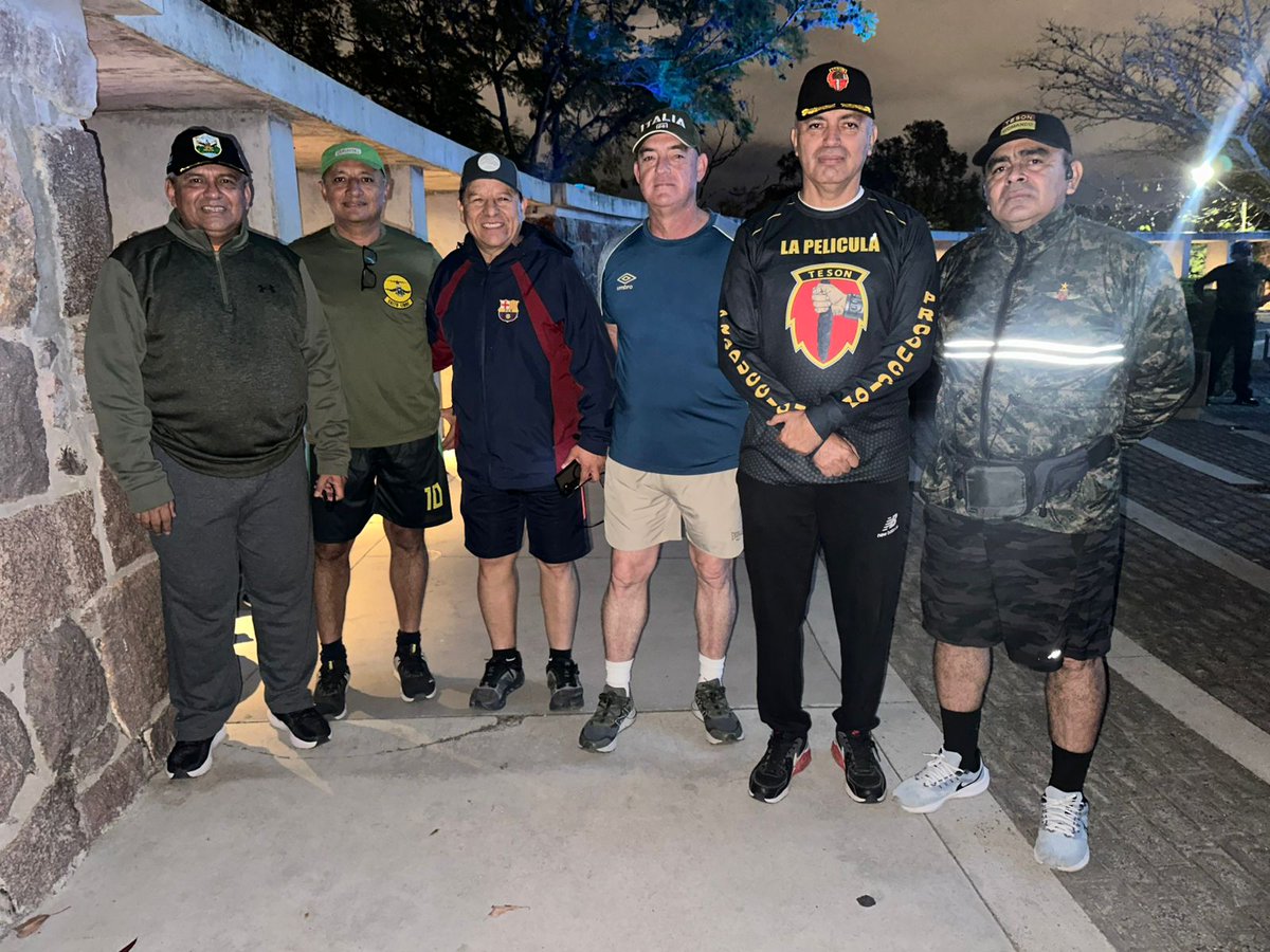 FFAAHN's tweet image. Con paso firme y espíritu de cuerpo, se desarrolló una caminata en el Parque Nacional Cerro Juana Laínez, liderada por el señor Jefe del Estado Mayor Conjunto, General de Brigada, Héctor Benjamín Valerio Ardón, miembros de la Junta de Comandantes y los señores directores del #EMC