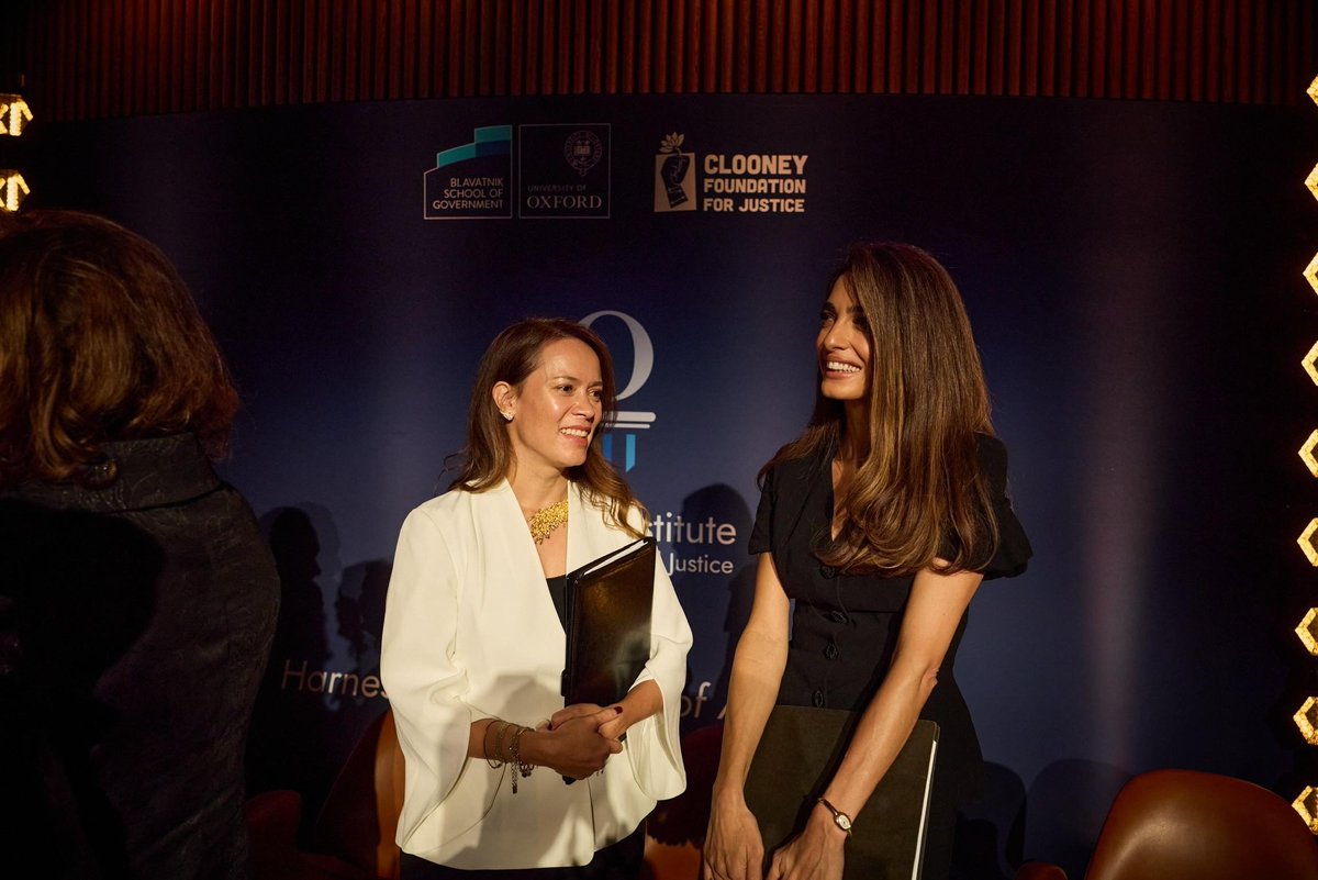 ClooneyFDN's tweet photo. In Malawi, where 1 in 3 women experience violence, fewer than 800 lawyers serve 22 million people. But what if AI could change that? 

📖 Amal Clooney and Philippa Webb in @TIME on co-founding the Oxford Institute of Technology and Justice: https://t.co/sqmYM110Gs

#AIforGood #WageJustice