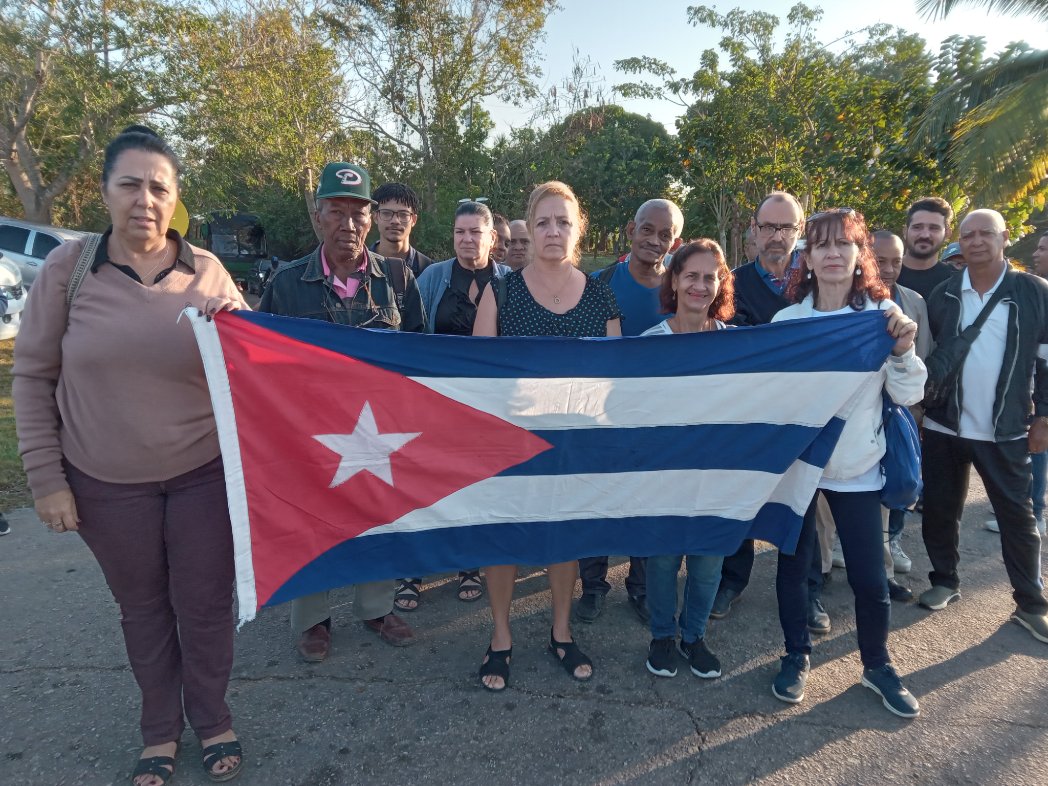 Trabajadores del ICIDCA participan en el homenaje póstumo a los combatientes caídos en Venezuela. #HonorYGloria #CubaConVenezuela #icidca <a href="/CIcidca/">Comunicadora Icidca</a>
