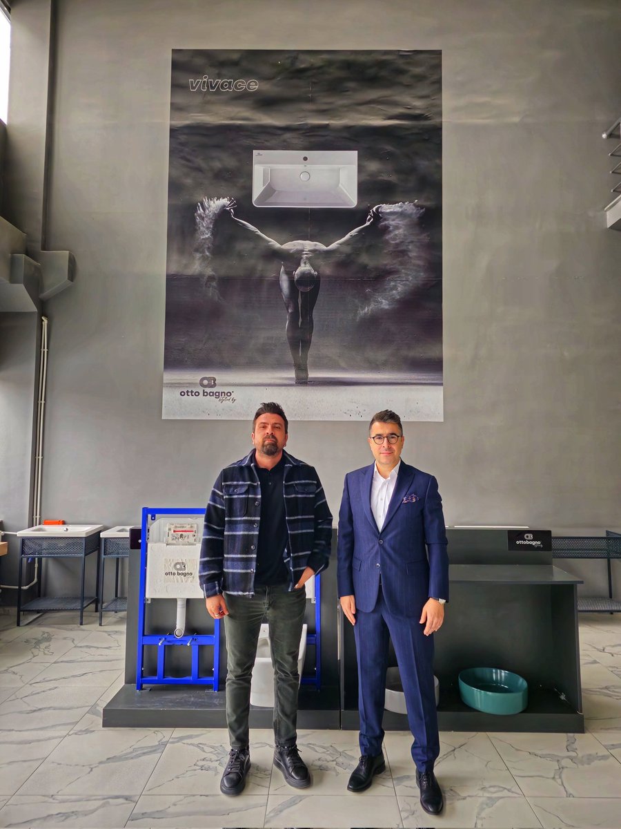 Otto Bagno Yönetim Kurulu Başkanı Murat Karaca ile Bilecik Bozüyük'teki fabrikasında bir araya geldim.

Nazik ev sahipliği için teşekkür ederim.

#ottobagno #seramik #karo #banyoürünleri #Bilecik #bozüyük