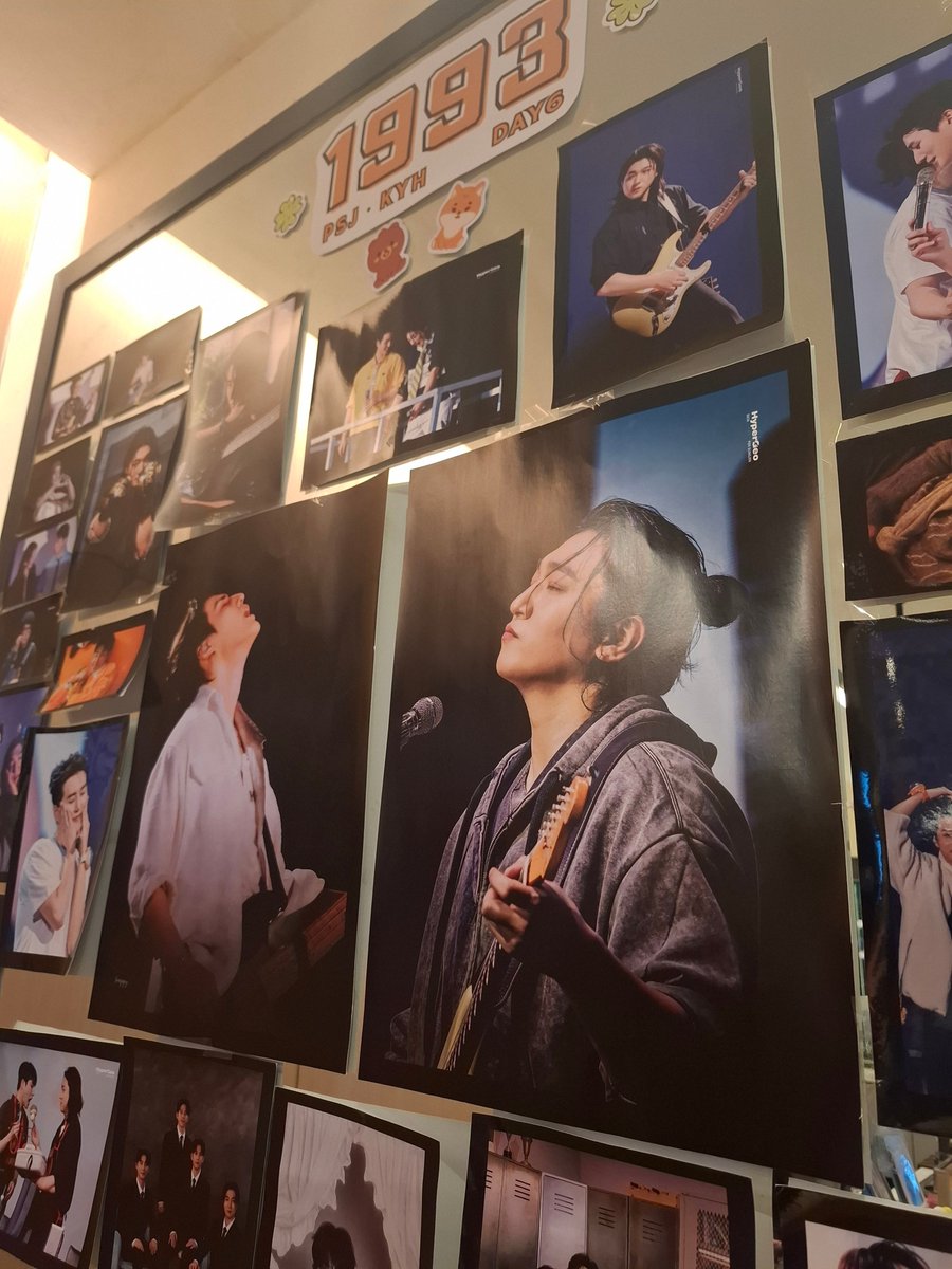 checkpatern's tweet photo. mampir ke sungbri bites &amp; beats by @maungday98!! 🥳 happy birthday papah sungjin &amp; abang brian <3

📍 disenja coffee, stasiun sudirman https://t.co/2aYeo7zXRr