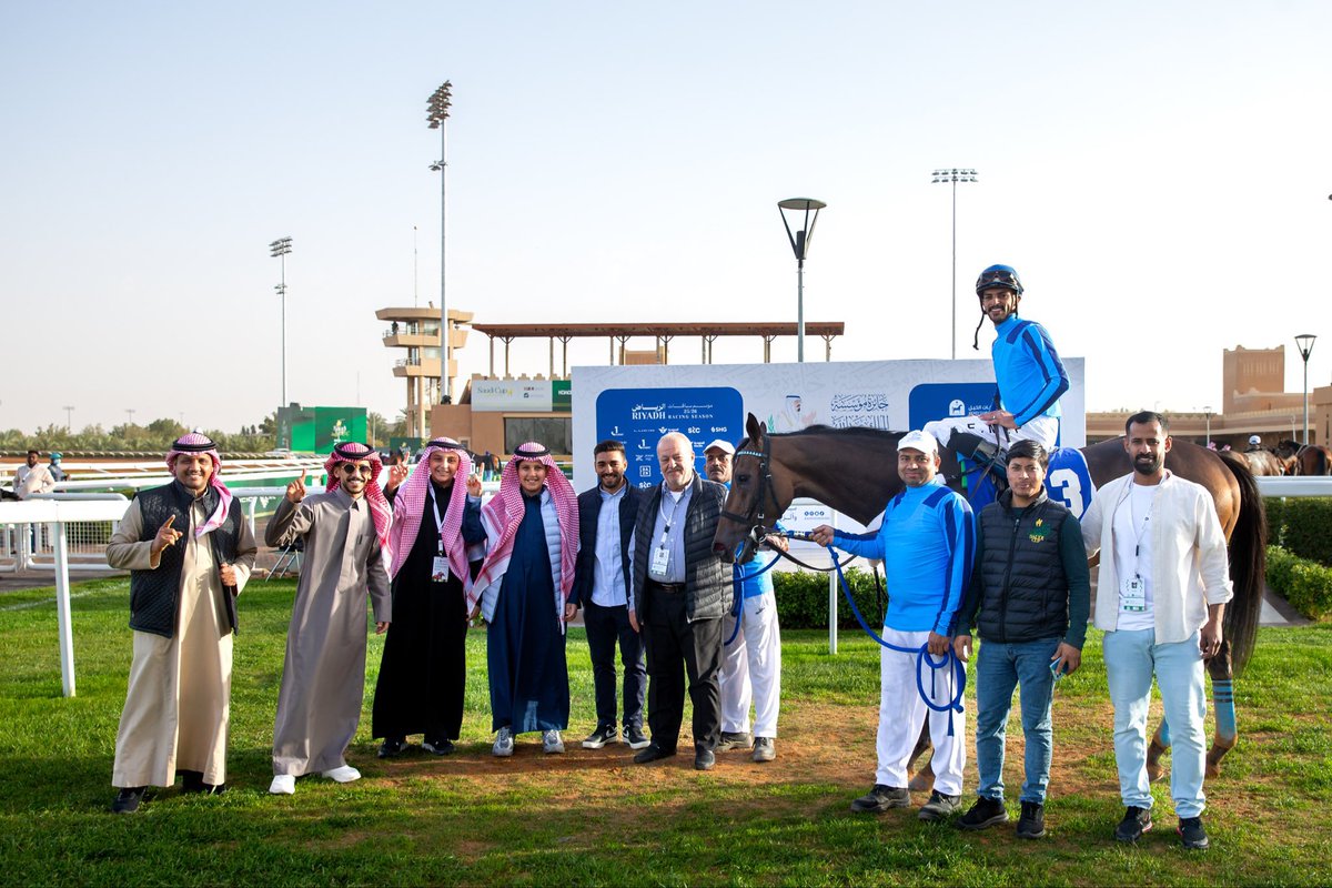 الإسطبل السماوي tweet media