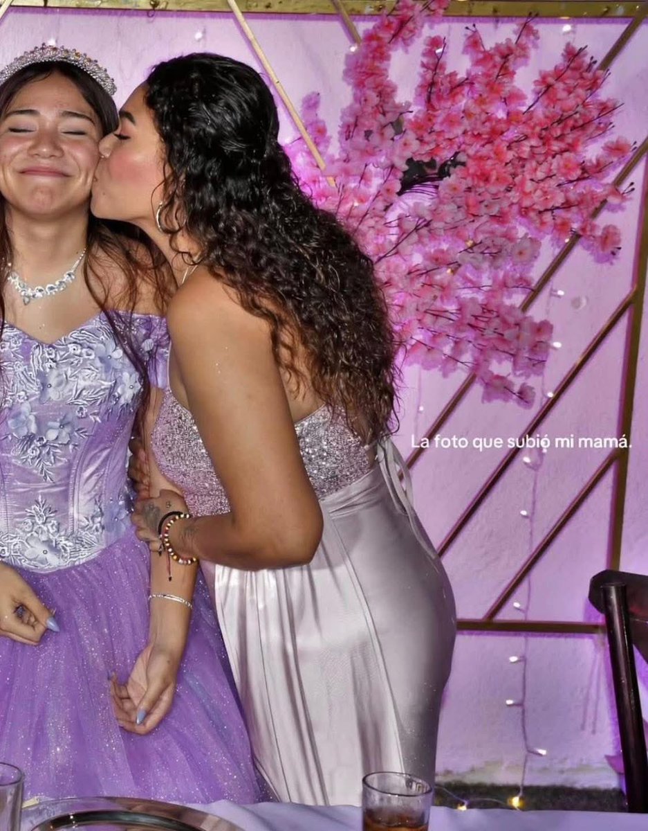 Venequisimo's tweet photo. JAJAJAJAJAJAJAJAJAJAJAJAJAAJ 

ÉPICO 

Contexto: están divorciados. https://t.co/Dh7Hu6TQvZ
