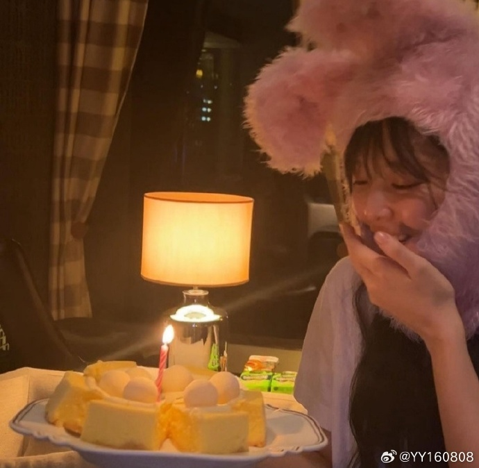 NEWSJENNlE's tweet image. What else is there to say? We've just witnessed the best year for you. 2025 JENNIE was something else. You've grown so much right before our eyes, and has achieved wins that made history. We are just proud. Infinitely proud. 

All we can wish is your happiness and health, and…