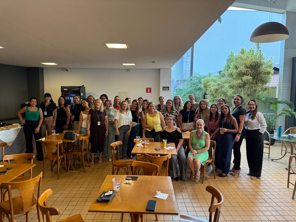 FriasNeto's tweet image. ✨ Primeiro Encontro de Corretoras Frias Neto ✨

Um momento especial de troca, conexão e fortalecimento do protagonismo feminino no mercado imobiliário. Nosso primeiro Encontro de Corretoras reuniu profissionais incríveis para compartilhar experiências.