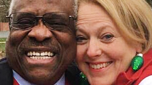 anyonewantchips's tweet image. Your reminder that the Supreme Court’s corrupt AF Clarence Thomas gave Trump immunity for attempting a coup that Ginni Thomas helped plan.
