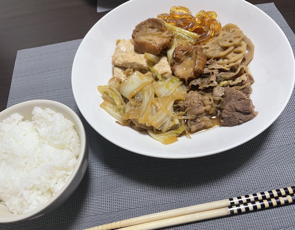 kingTINTAN's tweet photo. ◼︎和風オムレツ、納豆和え、鮭ごはん
◼︎タコライス
◼︎すき焼き
◼︎担々麺 https://t.co/MejNTCuJpP