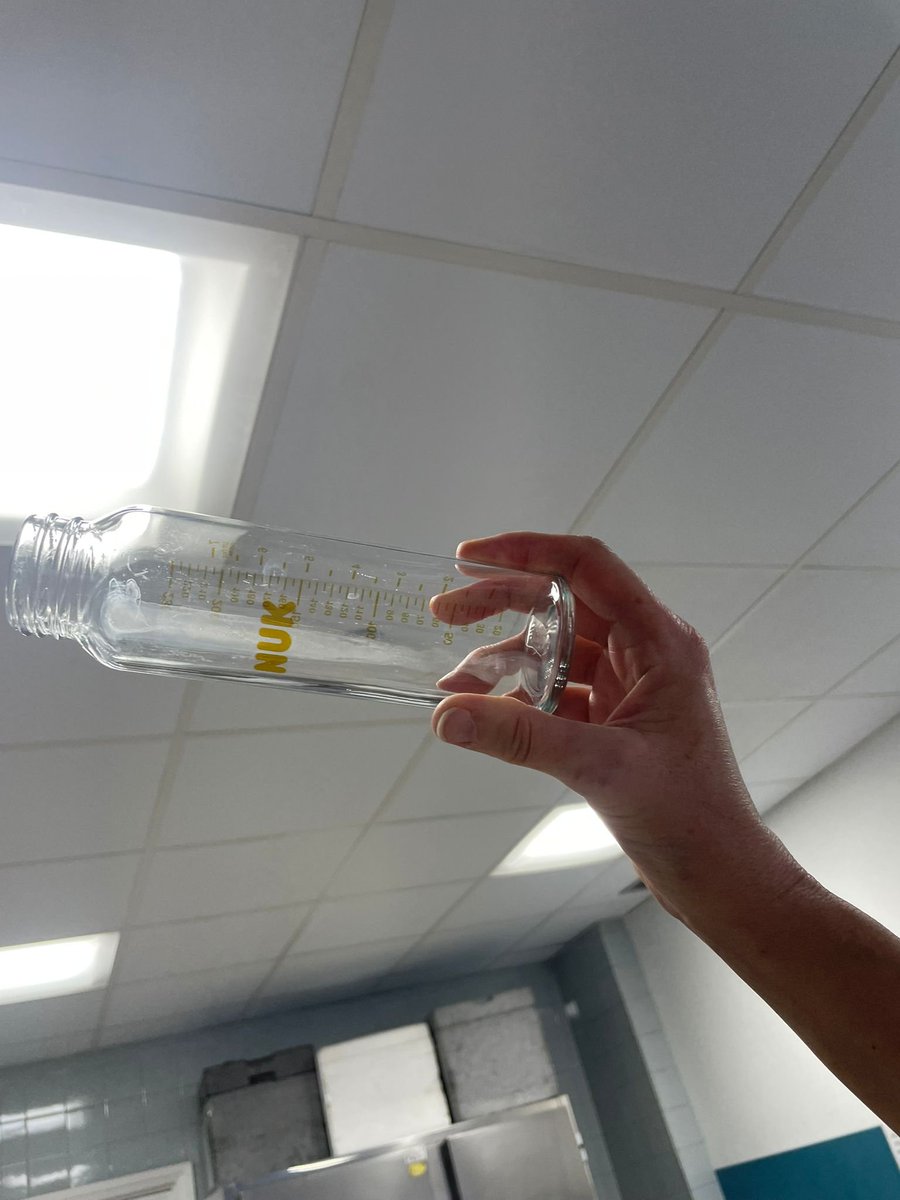 !!!EXTERILIZACION PRIVATIZADA!!!
Esto es inaceptable. Biberones supuestamente esterilizados en el Hospital 12 de Octubre con restos de suciedad.
Chroma, empresa encargada de la esterilización, ¿qué está pasando?
¿Dónde está el control de <a href="/IdiazAyuso/">Isabel Díaz Ayuso</a>