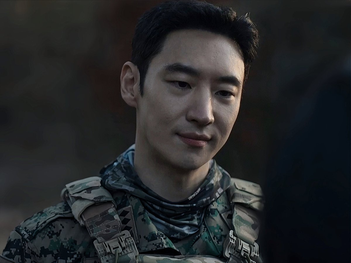 simpforjehoon's tweet image. no thoughts head empty just captain kim doki