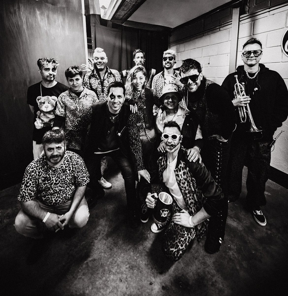 backtrasio's tweet image. felices con culpa...♪