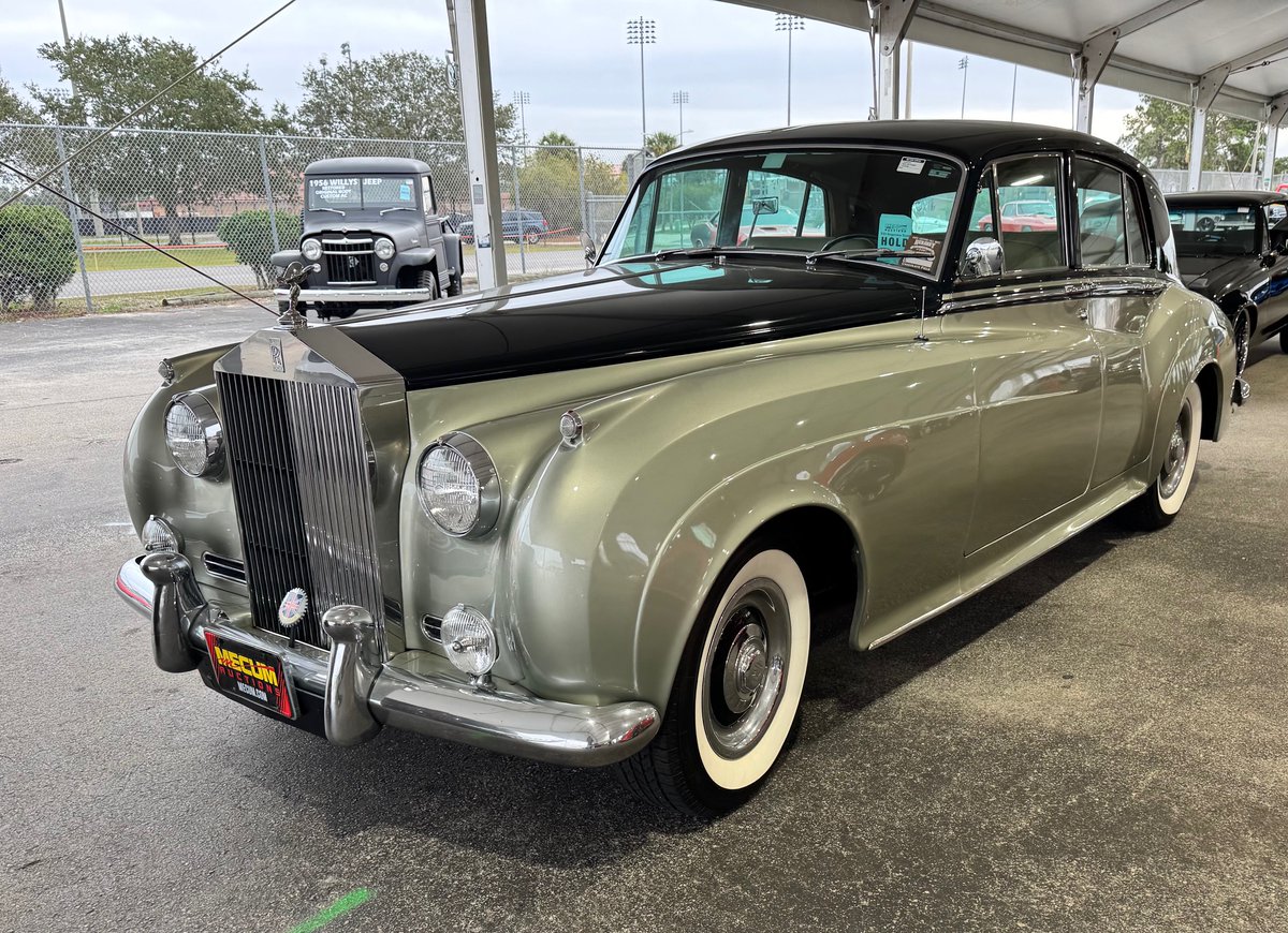 The #classiccars #auction season has begun with events in Florida and Arizona. If you are a #buyer or just following along we give you some of the basics to understand the process: classicautoadvisors.com/.../03/car-auc…