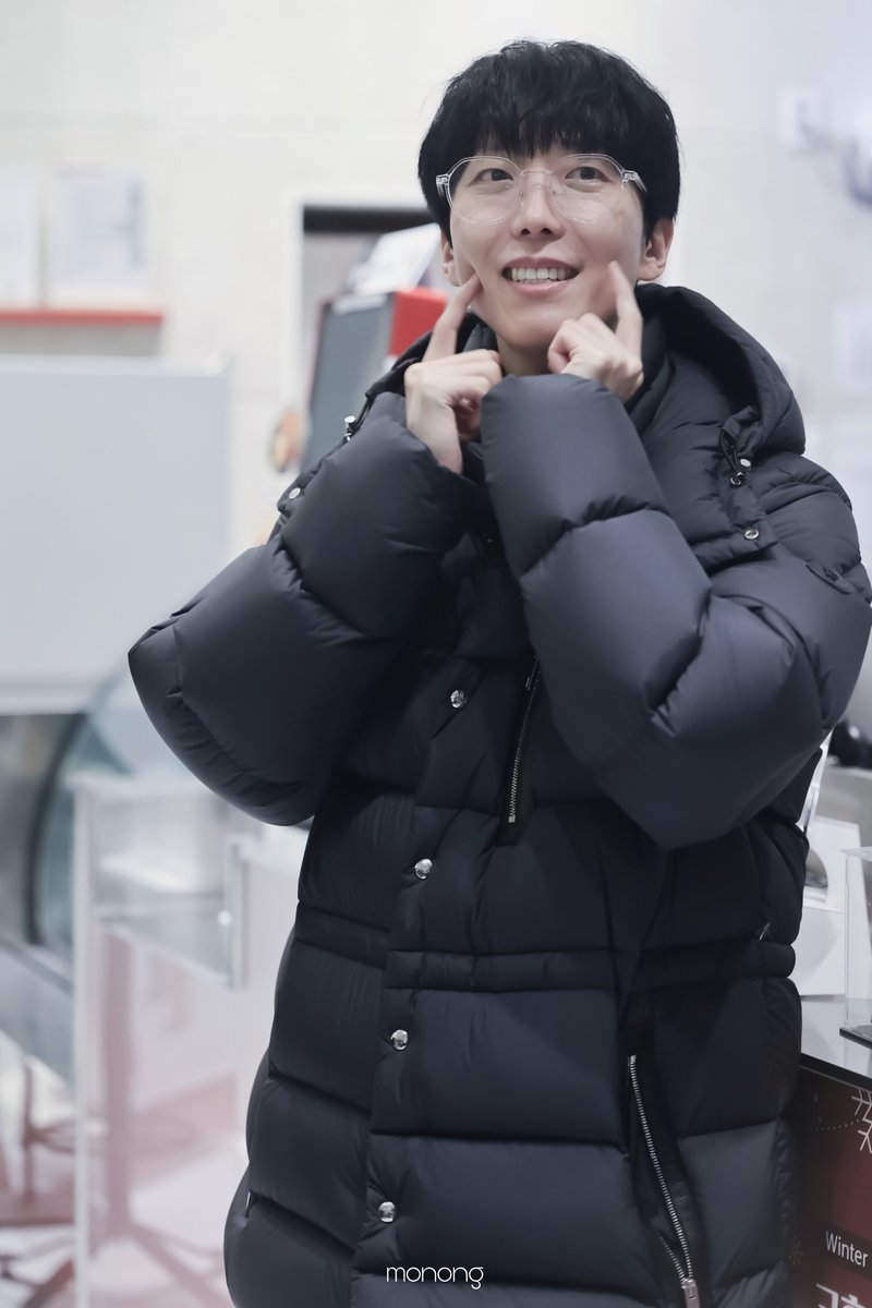 MN___etc's tweet image. 260115 뮤지컬 어쩌면해피엔딩 밤공 #김재범 배우님 퇴근길