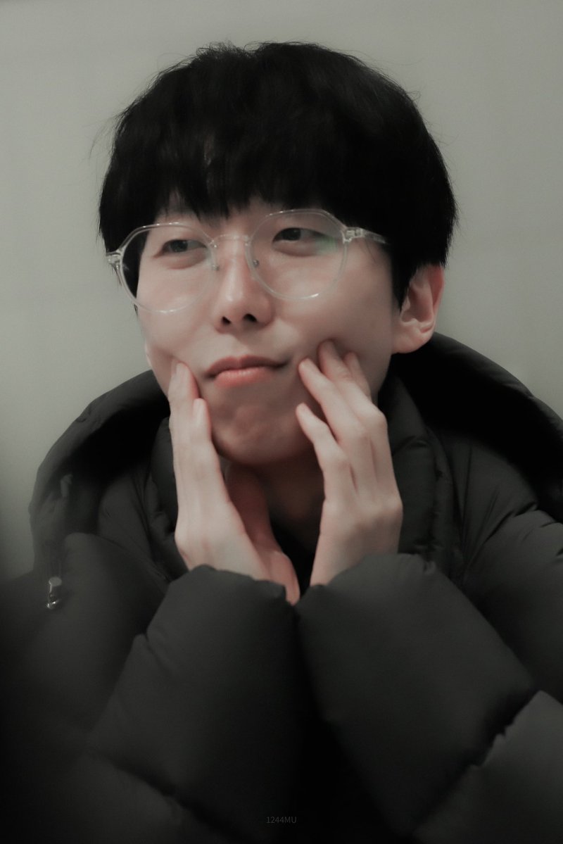 1244mu's tweet image. 260115N
어쩌면 해피엔딩 퇴근길
#김재범

말랑말랑 하다 말랑말랑 한 .