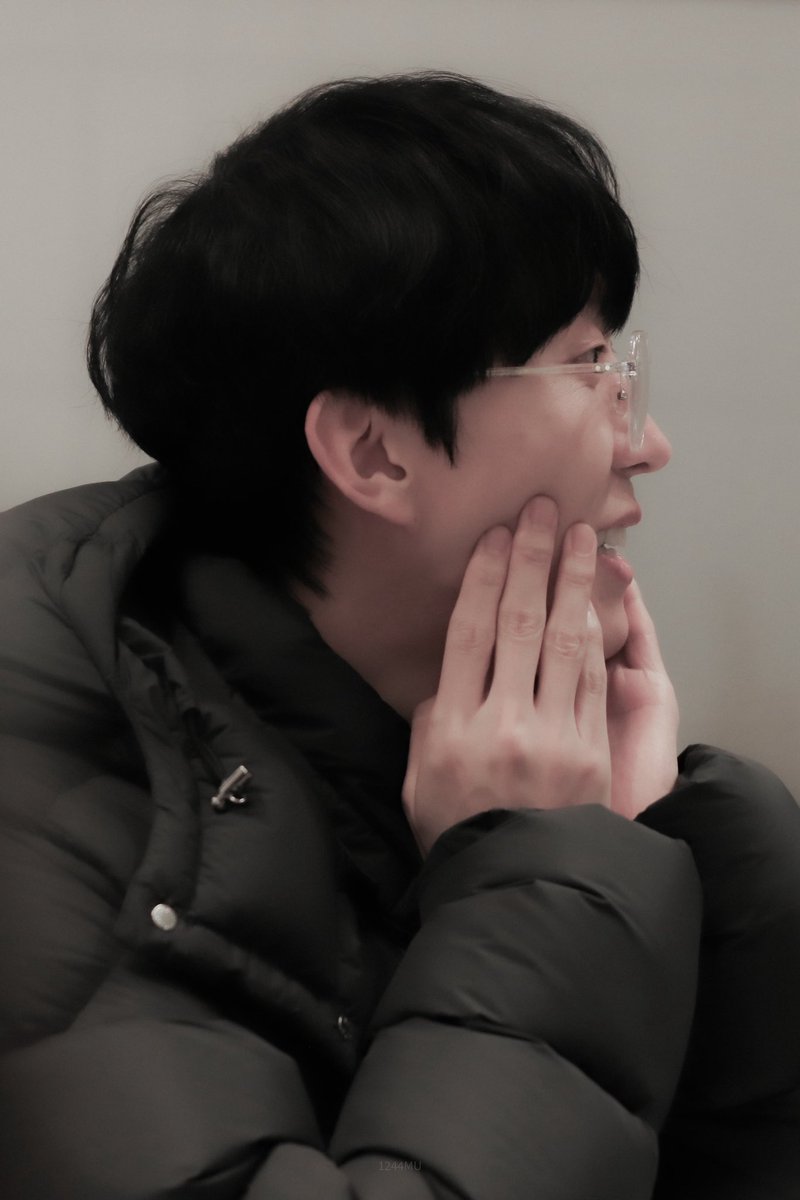 1244mu's tweet image. 260115N
어쩌면 해피엔딩 퇴근길
#김재범

말랑말랑 하다 말랑말랑 한 .