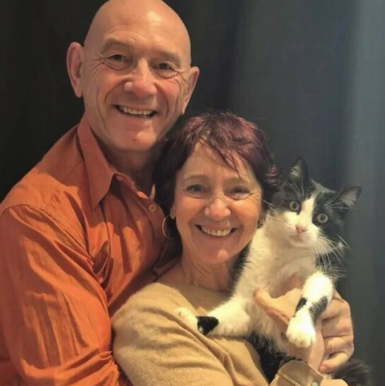 🇫🇷Filou, un chat perdu depuis 5 mois, a parcouru 250 kilomètres pour retrouver ses propriétaires. S'étant égaré dans station-service lors du trajet retour de vacances, il a marché depuis l’Espagne jusqu’en France, avant d’être retrouvé par une habitante de l’Aude, qui a