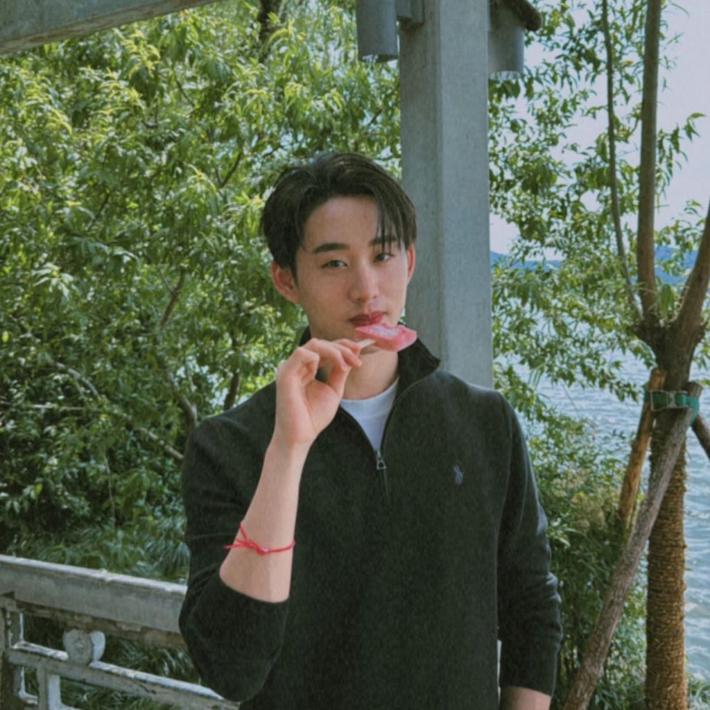 jusrdt's tweet image. แค่กินไอติมก็น่ารักที่สุดในใจผมแล้วครับ