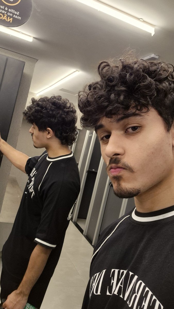 gui✒️ tweet media