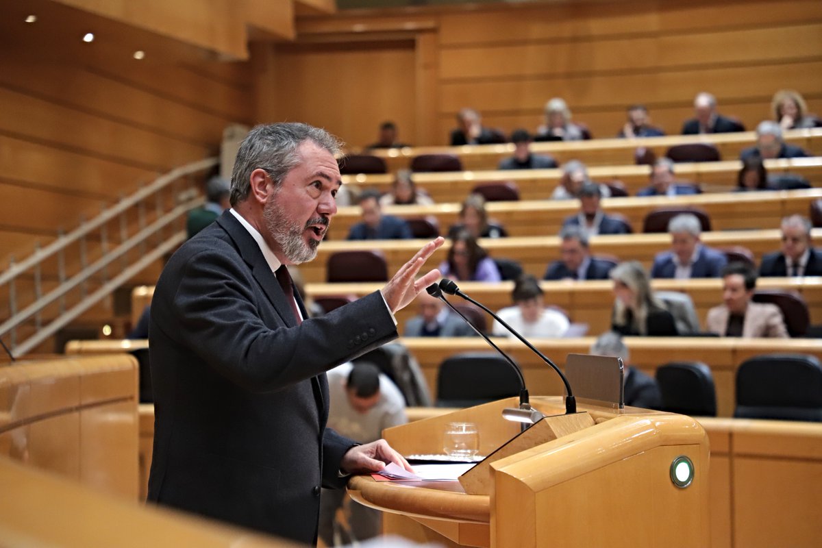 🗞️<a href="/_JuanEspadas/">Juan Espadas Cejas</a> recuerda al PP que mientras Aznar hizo caja con la SEPI “privatizando 52 empresas para sus amiguetes”, este Gobierno la ha utilizado para salvar empresas y empleos.

👉 Asegura que el único objetivo del PP es “destruir la legislatura”.

psoe.es/senado/notas-d…