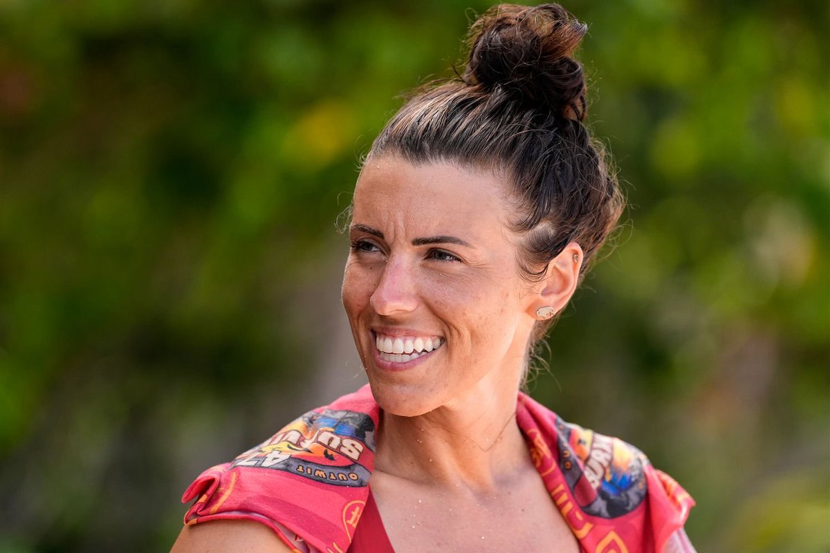 _FromTheIsland's tweet image. Sue told Parade her thoughts on Genevieve being on Season 50

"I knew all along that Jeff liked Genevieve. Jeff and Genevieve have this same brain, and you could see he loved her thought process. She had so much going on through our whole show. And I don’t even feel like they…