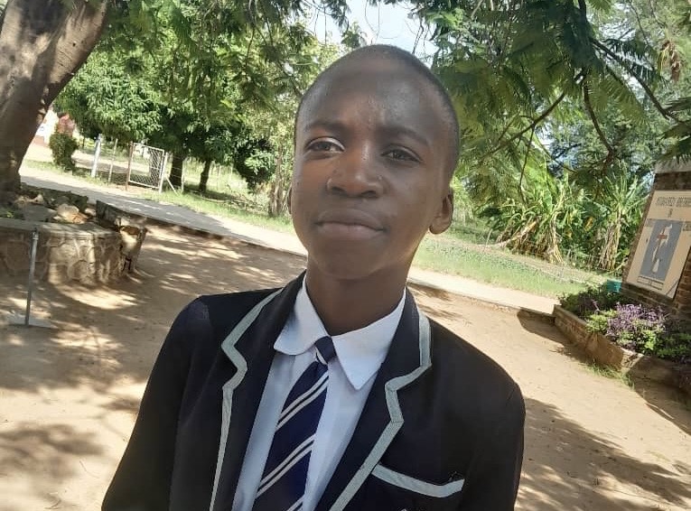 citezw's tweet image. Mzingaye Emmanuel Ndlela, a 19-year-old from Vusisizwe Village in Insiza South, is appealing for financial support to pursue university studies after scoring 20 A-Level points, with four A grades in Pure Mathematics, Physics, Computer Science and Statistics. 
Wellwishers can…