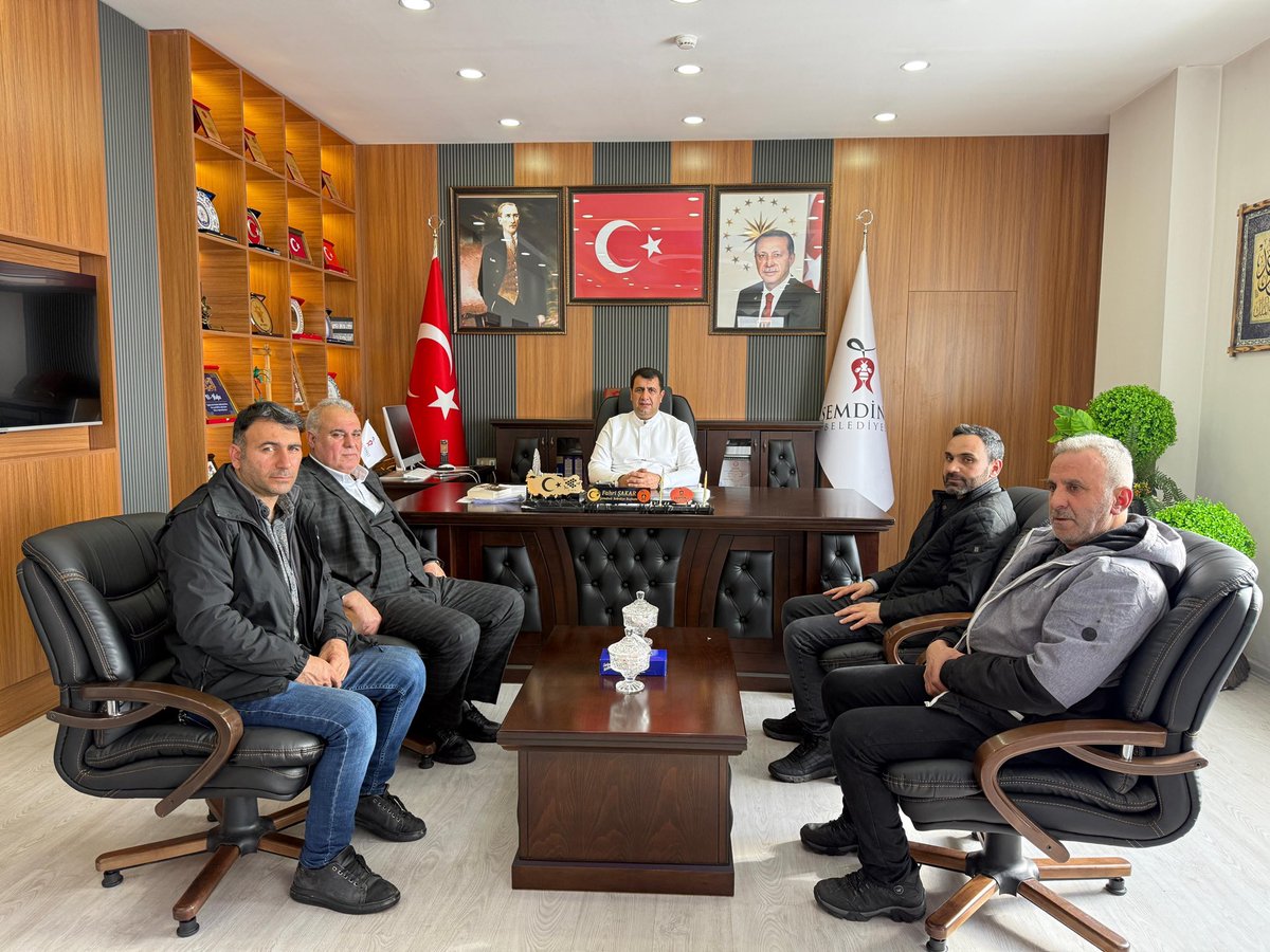 Cumhuriyet Halk Partisi Şemdinli İlçe Başkanı Sn.Ethem KARAKOÇ ve yönetimi bizleri ziyaret ettiler.
Ziyaretlerinden dolayı Sn Başkana ve yönetimine teşekkür ediyorum.