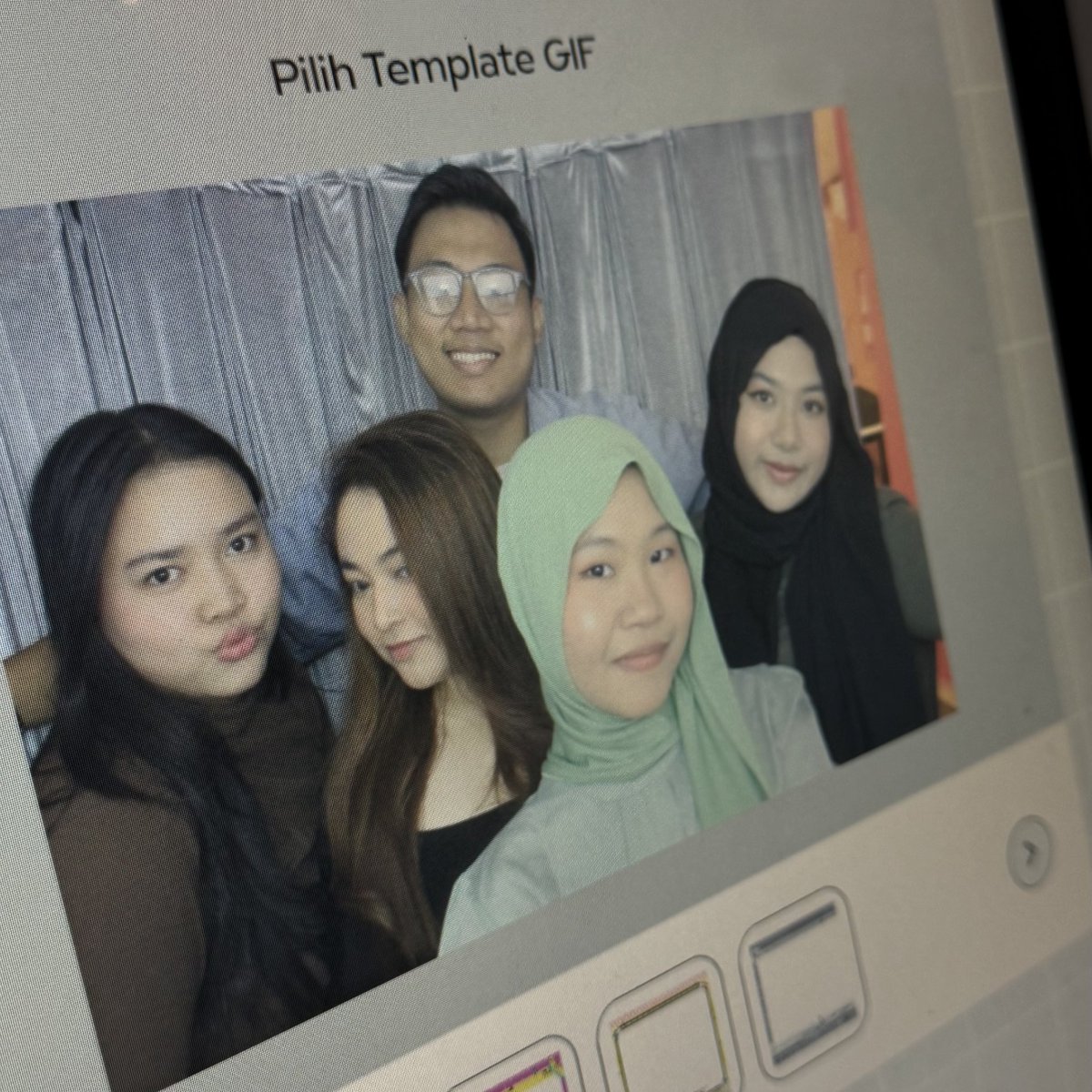 ngelilingin blok m sampe encok