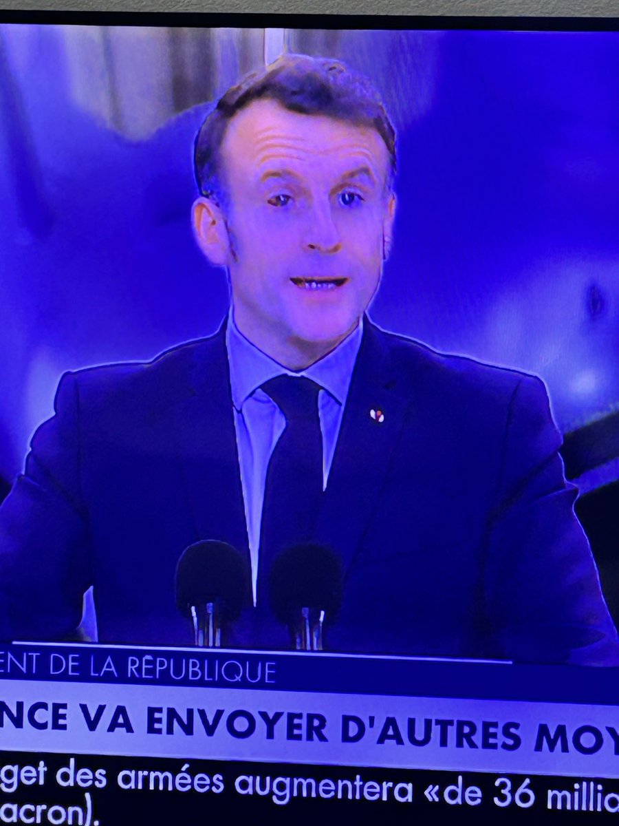 doudoue75's tweet photo. Hey qui peut lui dire d’arrêter la C ça lui fait peter les vaisseaux à être défoncé https://t.co/qAwWHqr933