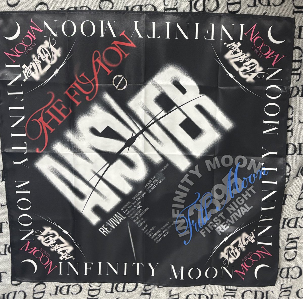 スカーフもファブリックポスターも想像してたよりデカくて登坂広臣さん