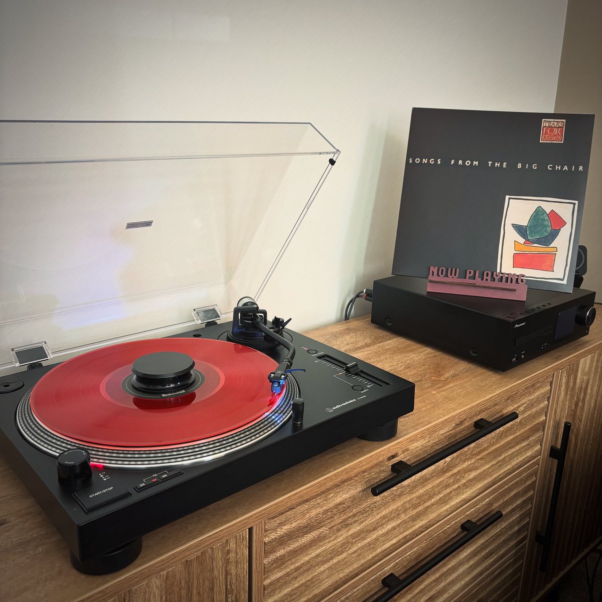 chrisdewse's tweet photo. #vinyl #vinylrevival #vinylcollector #vinyljunkie @tearsforfears #SongsFromTheBigChair https://t.co/y0KhGtFOy5