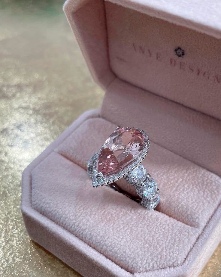 fairyprxncess's tweet image. pick your wedding ring 💍