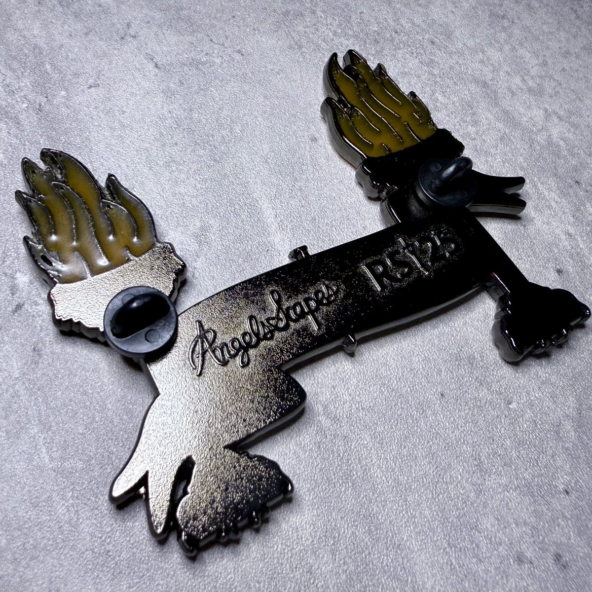 25 years and Gielinor’s flames continue to burn brightly.

I designed this pin as a tribute to the iconic log in screen that has greeted us throughout childhood and adulthood.

long live RuneScape, here’s to many more years! ❤️

available now:

osrs.game/Angels-Scapes