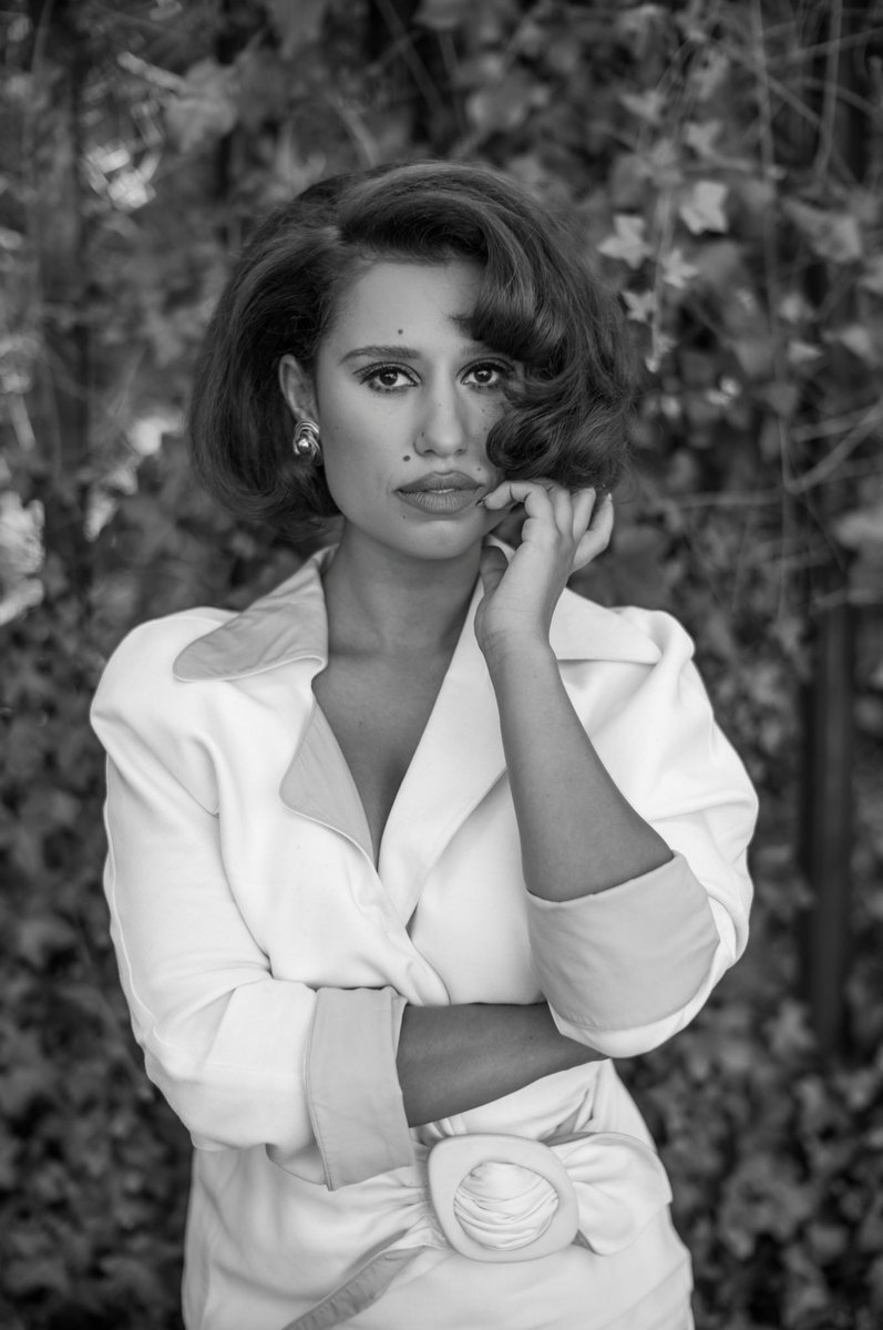 RayeUpdate's tweet image. Raye is now a GRAMMY-winning artist.