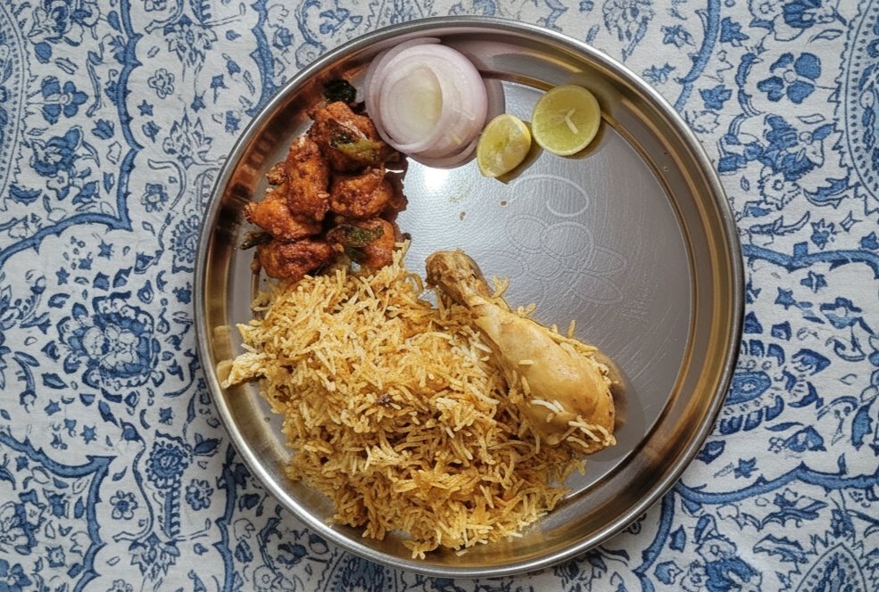 Shinde_Revati21's tweet image. Only Food with Zero Haters....🌿

#Biryani