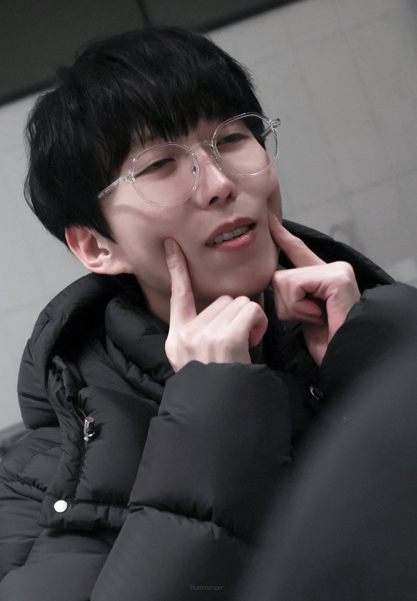 huntergraper's tweet image. 260115 뮤지컬 어쩌면 해피엔딩 퇴근길

올리버 役 | #김재범
말랑말랑하다 말랑말랑한 ,=‿=,