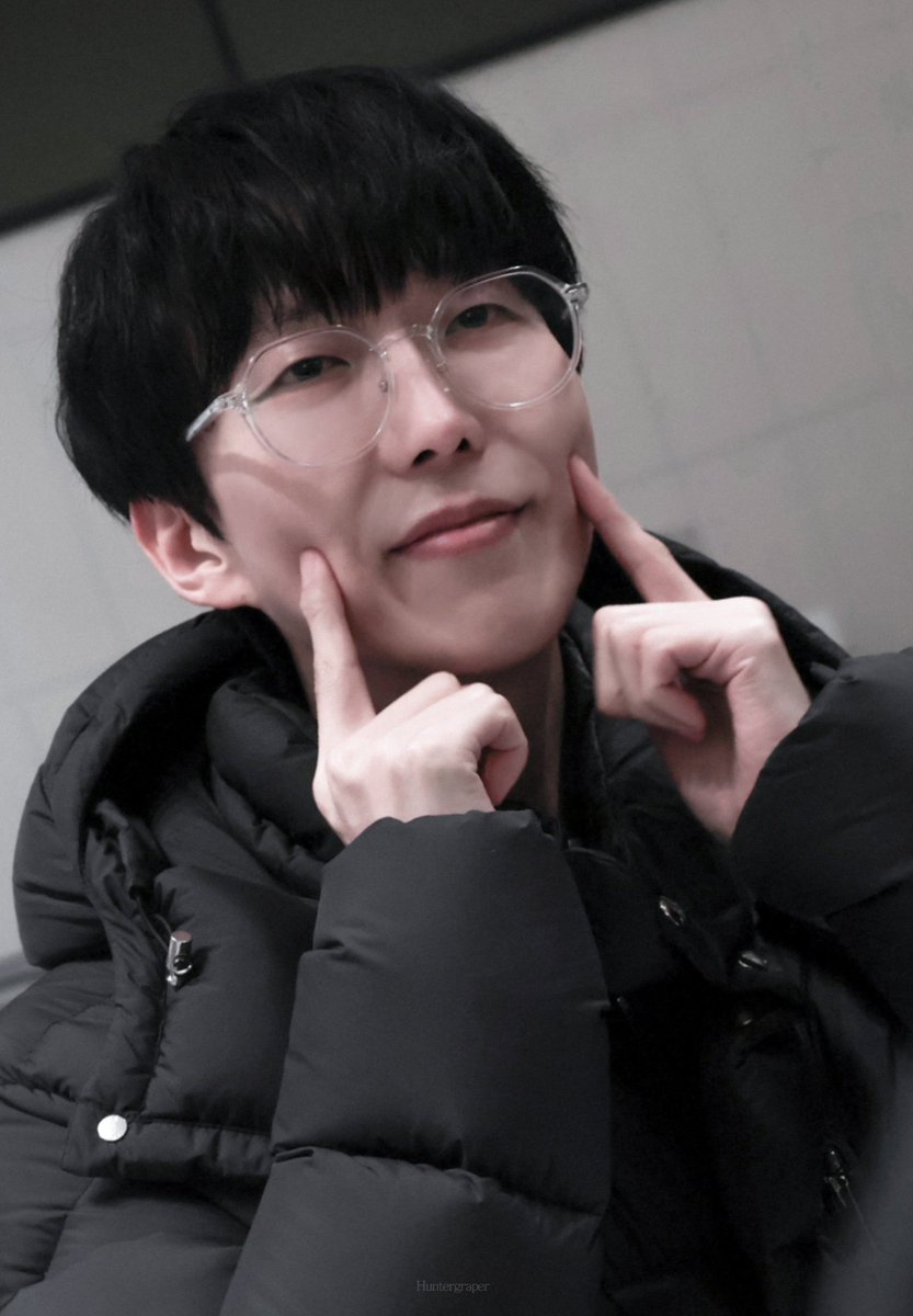 huntergraper's tweet image. 260115 뮤지컬 어쩌면 해피엔딩 퇴근길

올리버 役 | #김재범
말랑말랑하다 말랑말랑한 ,=‿=,