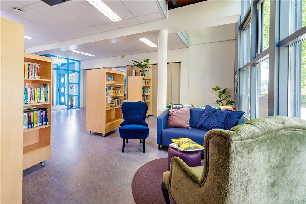 Voor de Pythagoras in Arnhem zijn wij op zoek naar een leerkracht voor groep 7 (WTF 0,8). Heb je interesse? Bekijk de vacature en reageer: tinyurl.com/yc3387mj

#vacature #leerkracht #onderwijs #po #arnhem #deltascholengroep