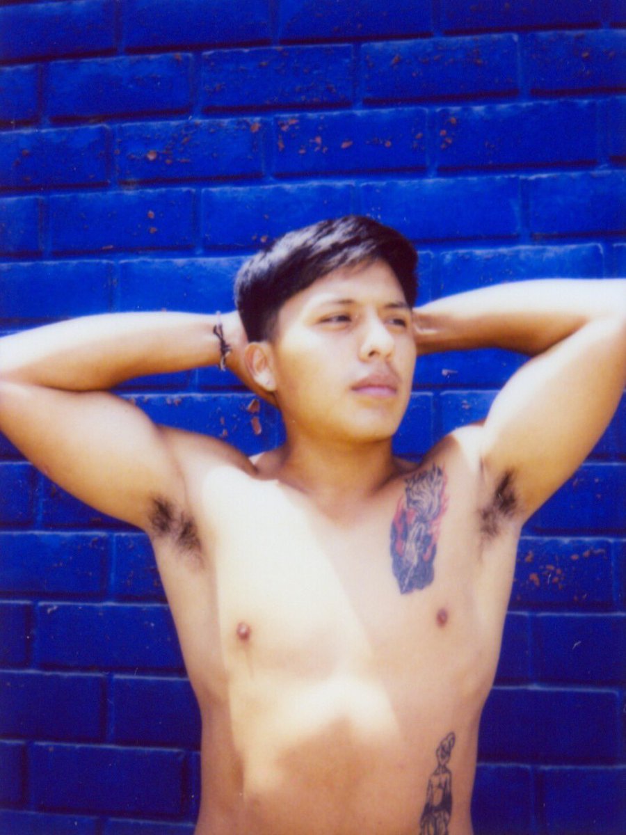 CholozPe's tweet image. 🔥 Encontramos a Luis entrenando en un parque bajo el sol y le hicimos algunas instantáneas con la cámara de @cholaroidz.

➡️ Mira las nuevas fotos aquí: patreon.com/posts/luis-x-1…